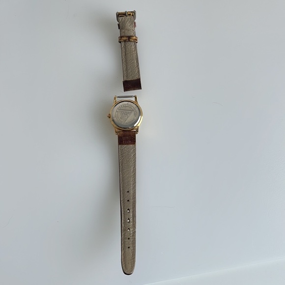 Vintage Guess Watch - Picture 4 of 5